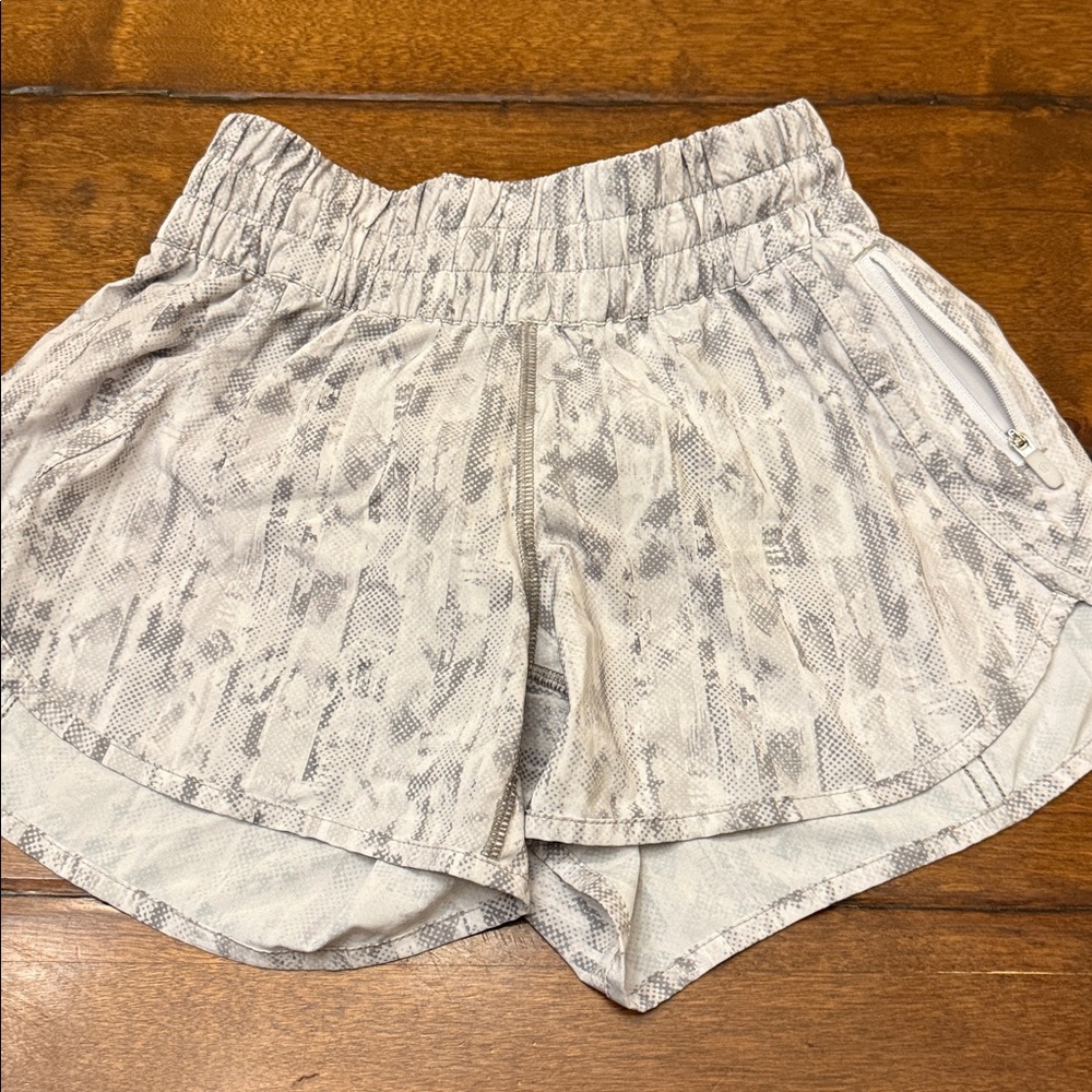 Lulu size 4 hottie hot grey